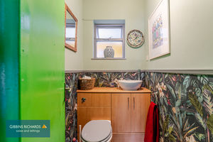 Annexe - WC- click for photo gallery